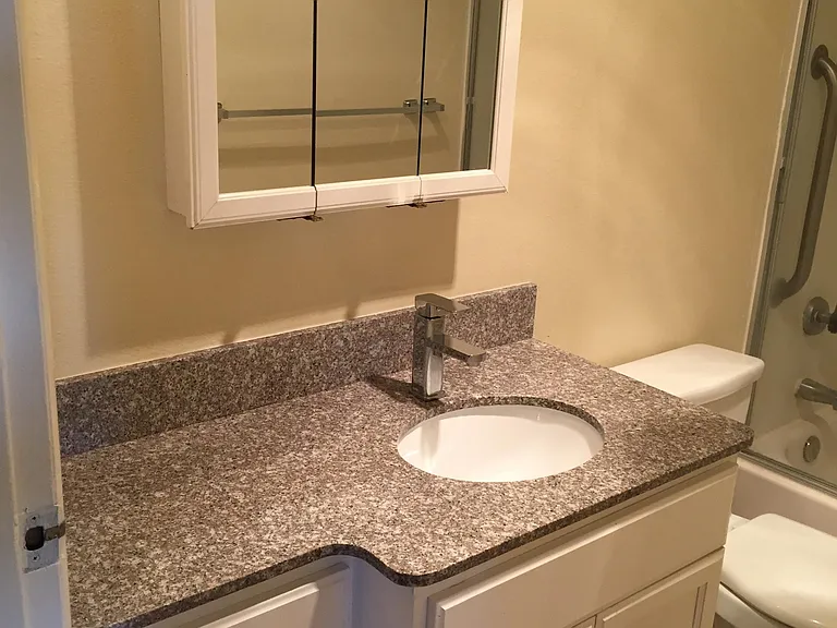 2215 Valley St #204 — Photo 5