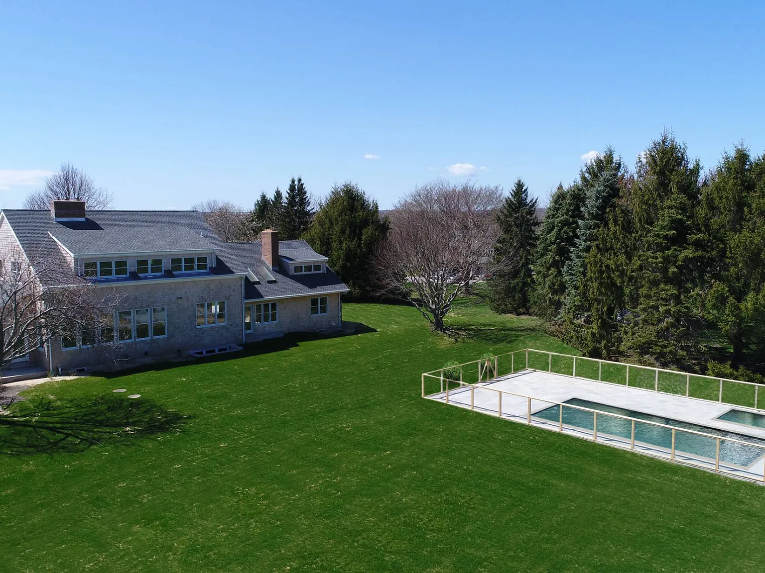 New Sagaponack Modern Farmhouse on Reserve — Photo 2