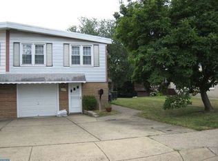 1157 Chesworth Rd, Philadelphia, PA 19115