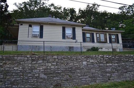 3rd image of 1000 Dodson Ave