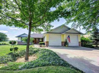 2811 Legend Ln, De Pere, WI 54115