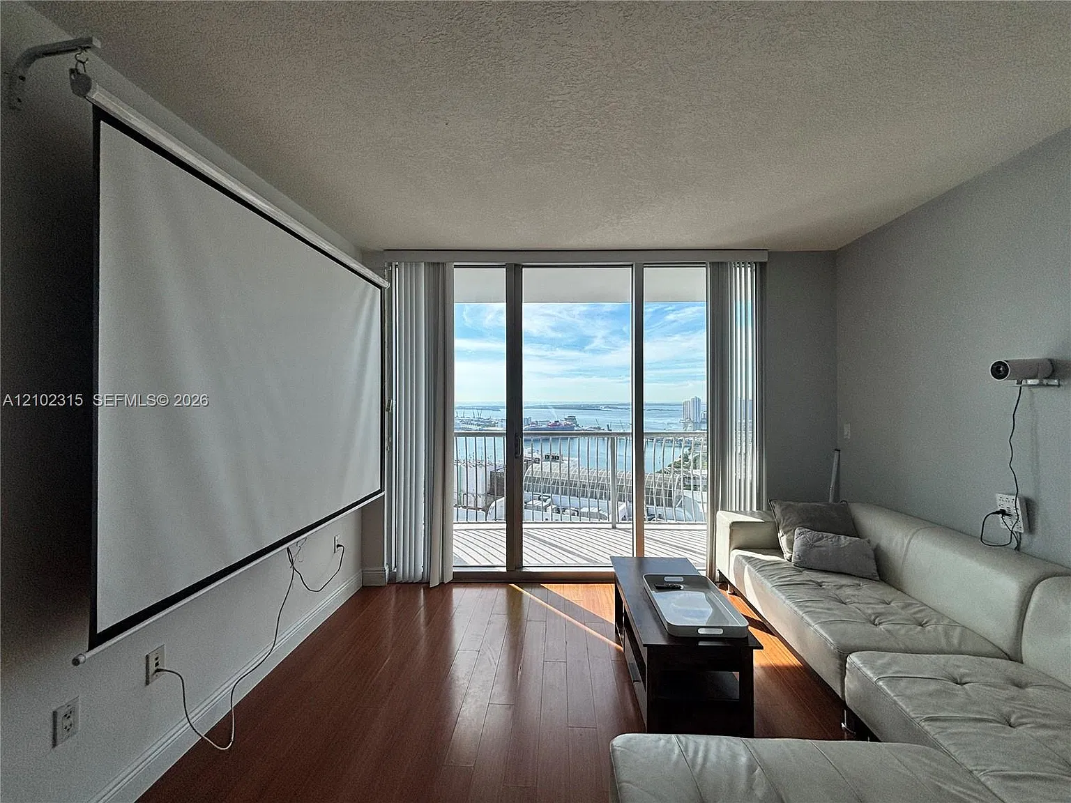 Opera Tower Condo — Photo 4