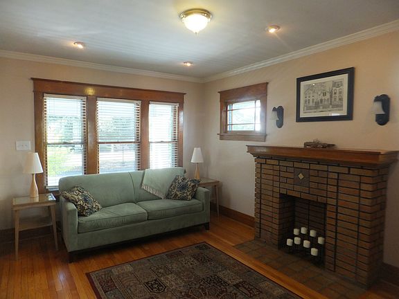 2nd image of 19 Montcalm St