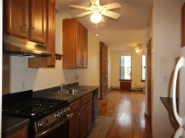 112 Jefferson Street image 6 of 13