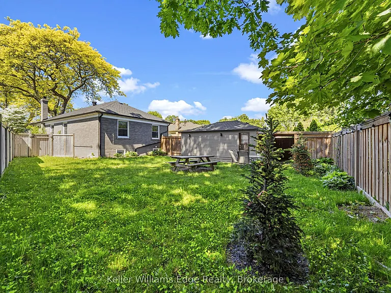2300 Wagner Cres #UPPER — Photo 20