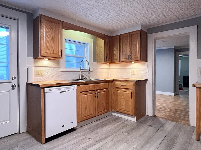 180 Birch St — Photo 12