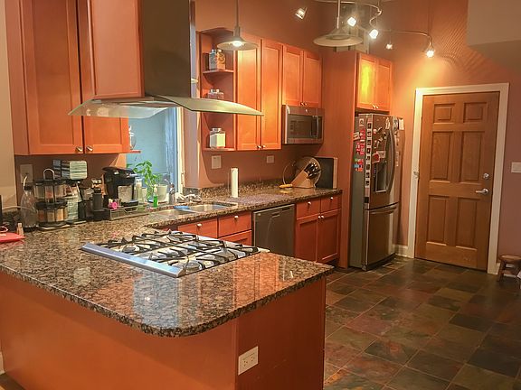 2nd image of 1435 W Grand Ave #3164105