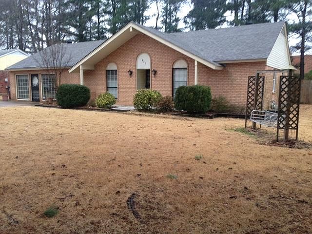 2nd image of 831 Hunters Retreat Dr
