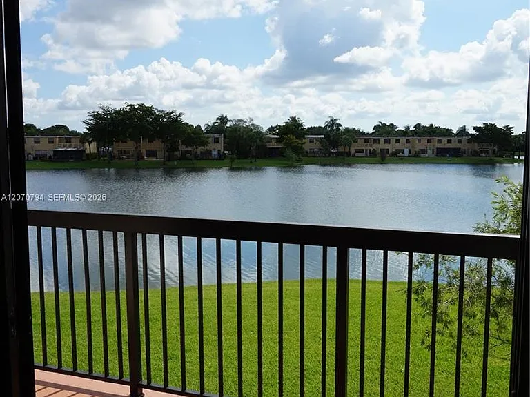 9842 Nob Hill Ln #9842/08 — Photo 7