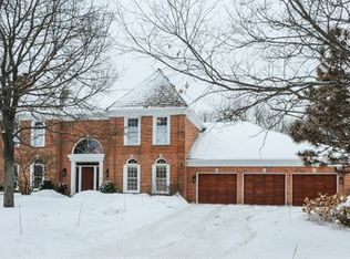 23 W Sandpiper Ln, Lake Forest, IL 60045