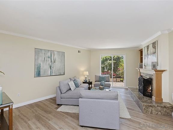 3rd image of 2721 Royal Crest Dr