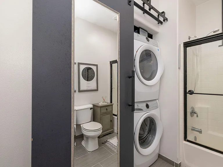 1915 N Water St #108 — Photo 9