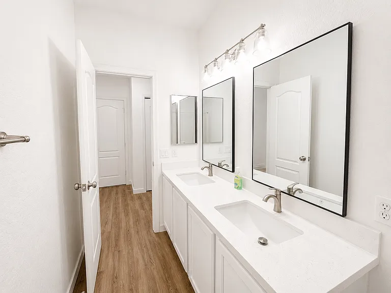 15238 W Custer Ln — Photo 15