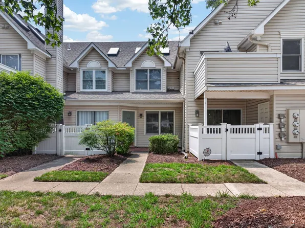 10 Tamarisk Quay APT B, Hampton, VA 23666