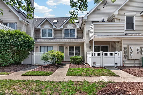 10 Tamarisk Quay #B Photo 1 10 Tamarisk Quay #B Photo 1