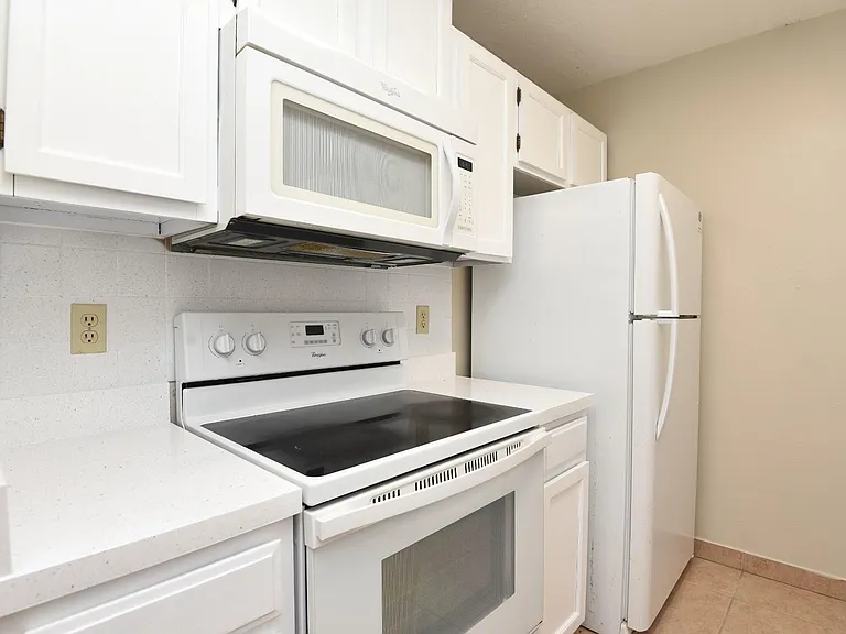 5462 Bracken Ct — Photo 7