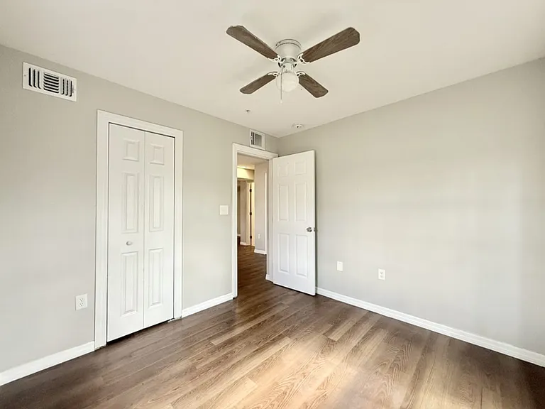 425 F St #3 — Photo 18