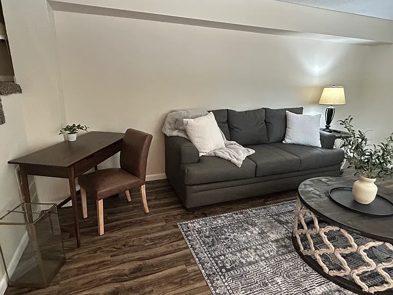 917 Davis Blvd #6 — Photo 6
