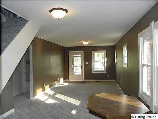 2nd image of 863 Clarks Ln