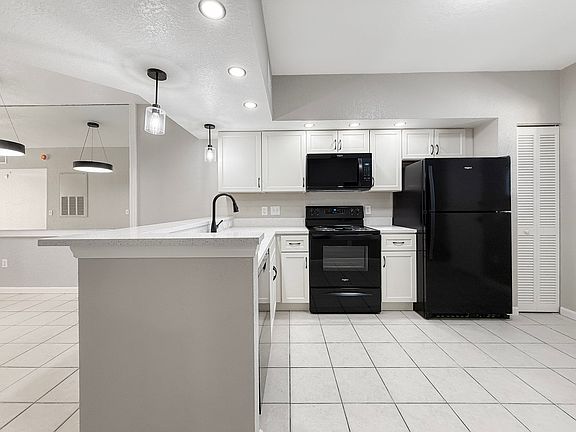 4th image of 2954 Sadina St #3