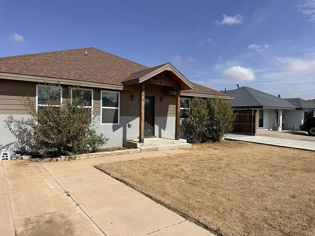 3 bed, 2.0 bath, 2010 sqft, $2,750 — Photo 2
