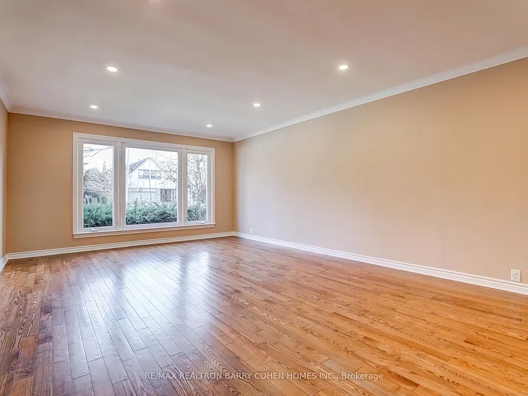9 Sonata Cres — Photo 3