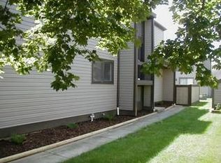 885 Westbury Ln S, Columbus, OH 43228