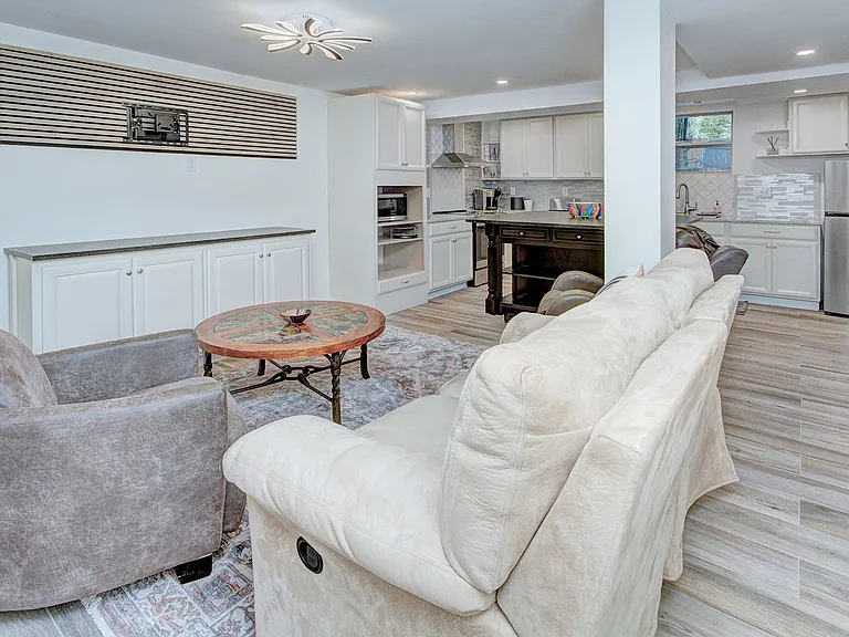 709 Baldwin Ave #B — Photo 6
