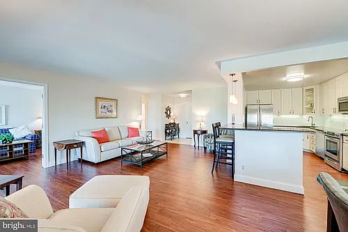 8340 Greensboro Dr #521 Photo 1