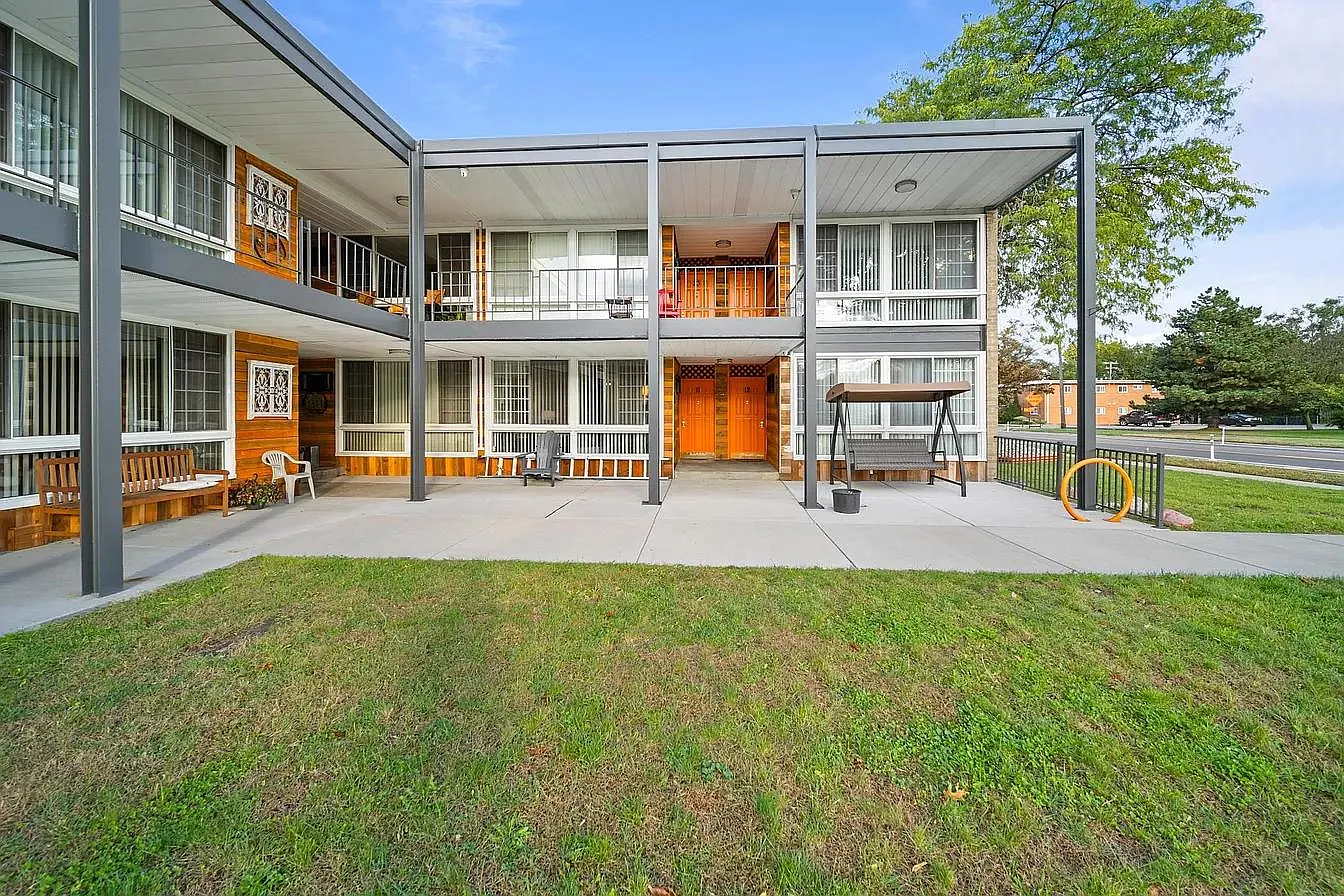 Ferndale Apartments 2 — Photo 1
