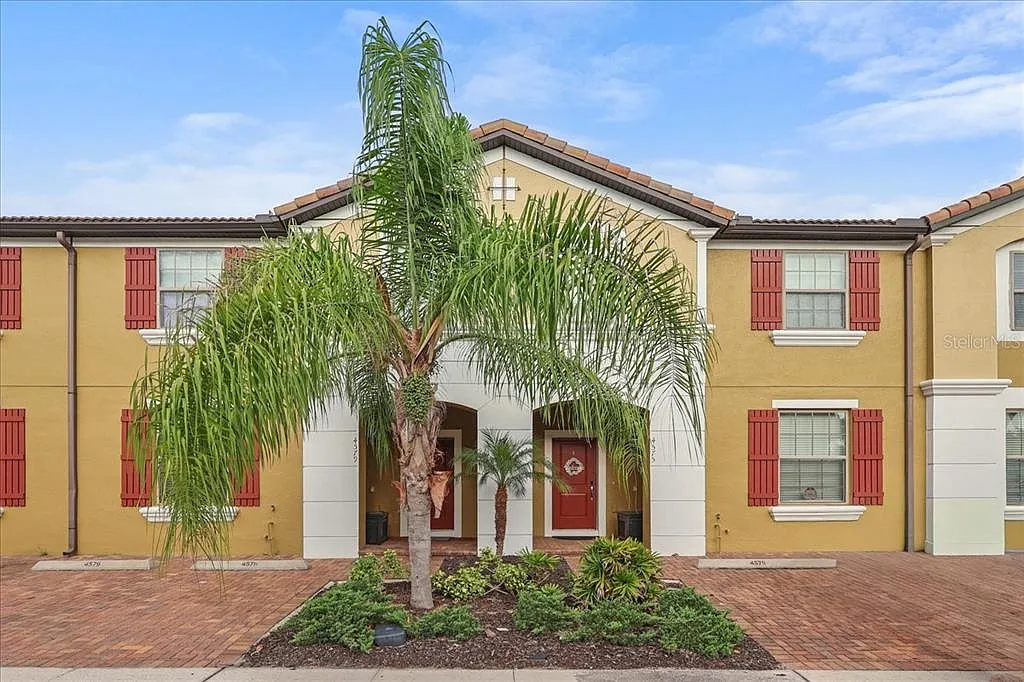5 bed, 4.5 bath, 2076 sqft, $3,100 — Photo 1