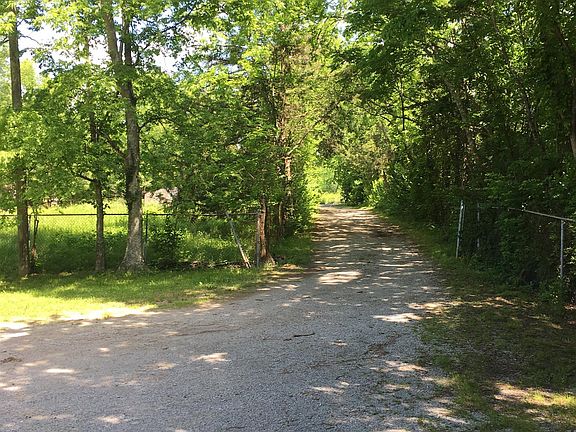 3rd image of 7520 Charlotte Pike