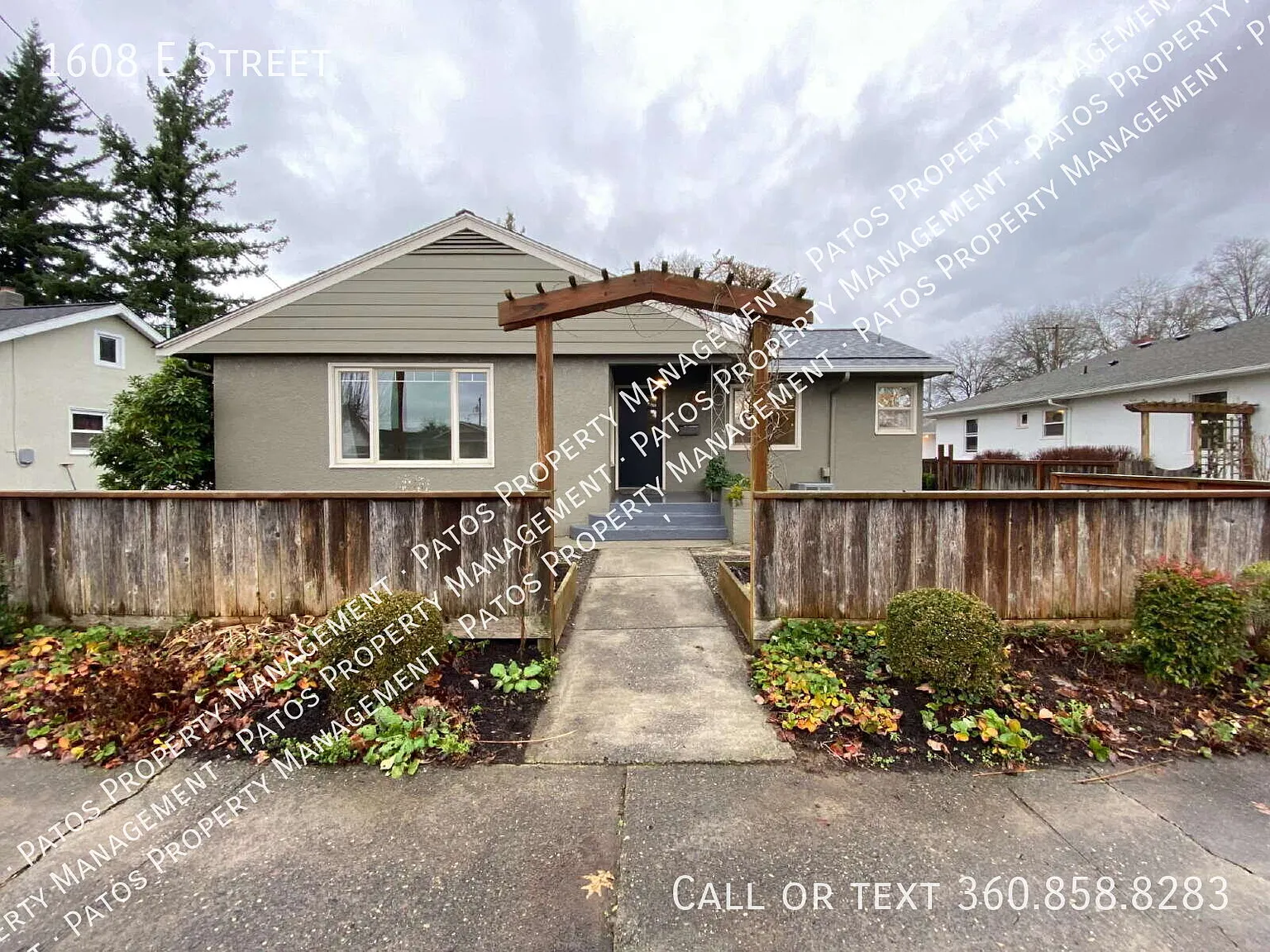Charming 3-Bed, 2-Bath Gem with Fully Fenced Yard in Lynden — Photo 3
