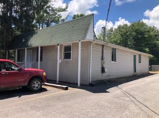 1960 Flat Top Rd, Ghent, WV 25843
