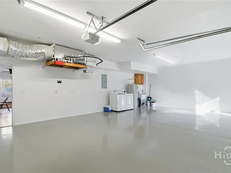 375 Pine Needle Dr — Photo 14