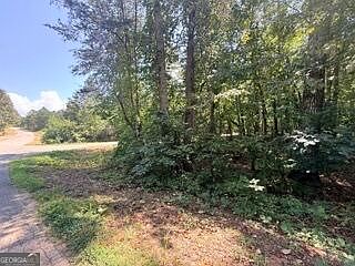 2nd image of 82 Crescent Dr