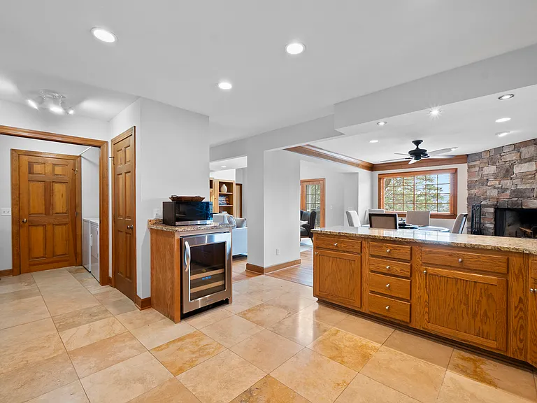 1464 Palisades Rd — Photo 4
