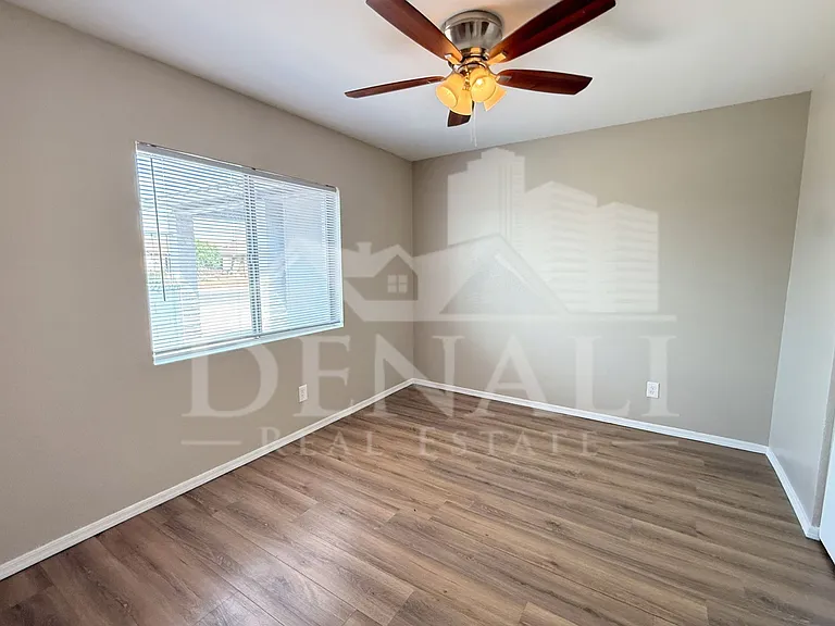 10921 W Sells Dr — Photo 14
