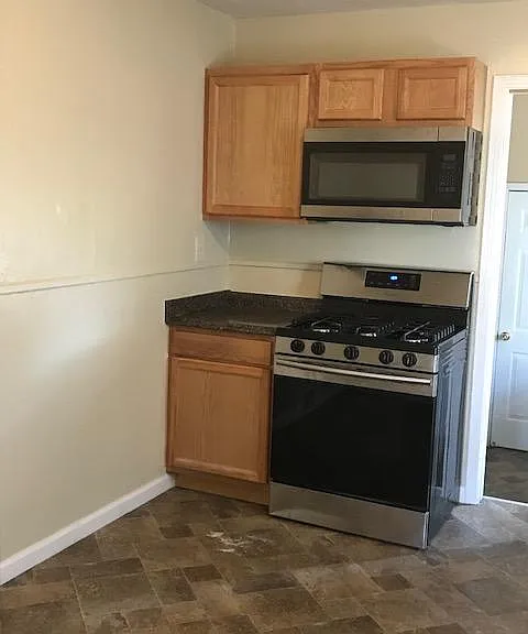 34295 Glover St — Photo 9