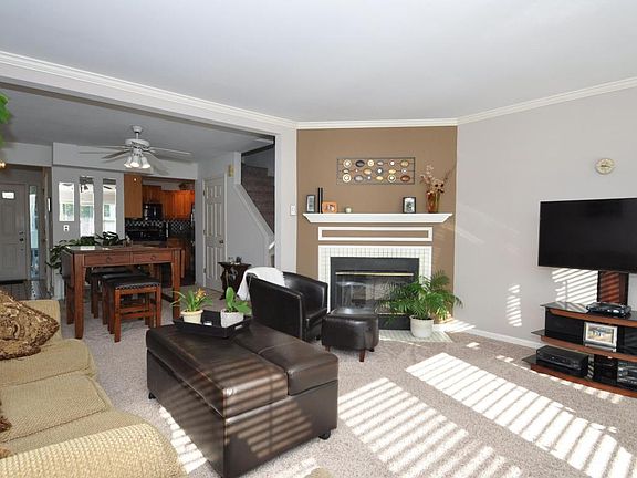 3rd image of 1339 Meadowcreek Dr