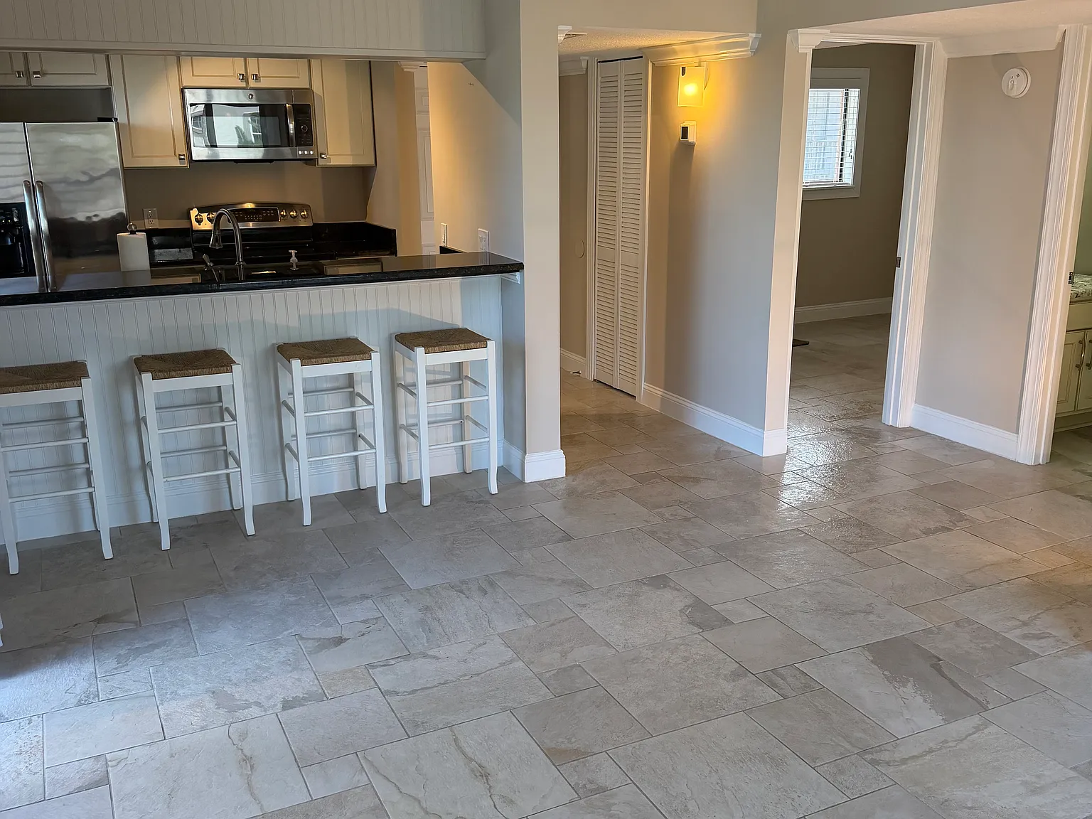 2 bed, 720 sqft, $2,250 — Photo 3