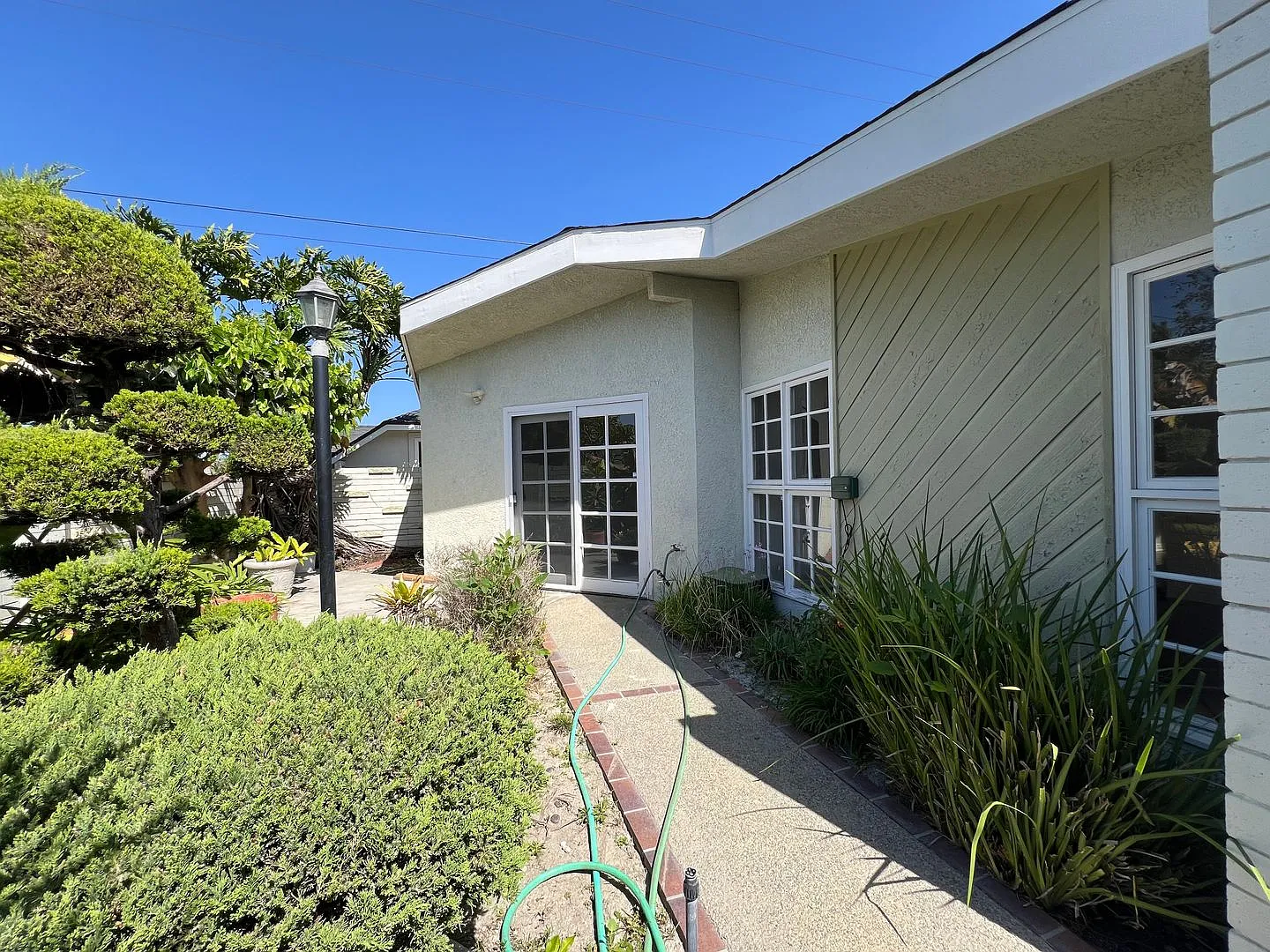 4 Bedroom home now available in Rossmoor community — Photo 4
