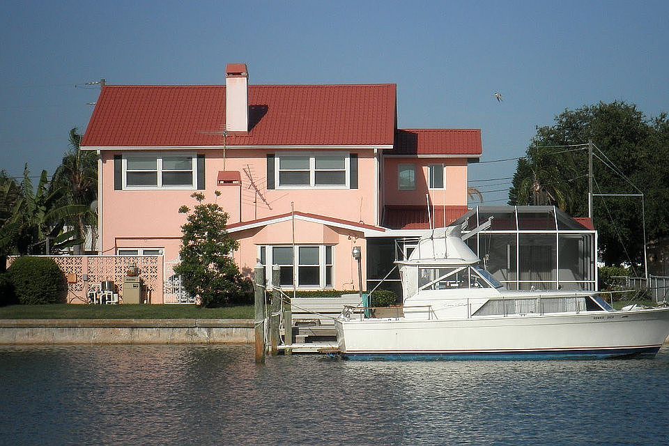 Rear of Home off Intercoasta