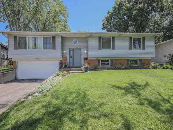 7937 Northway Dr, Hanover Park, IL 60133