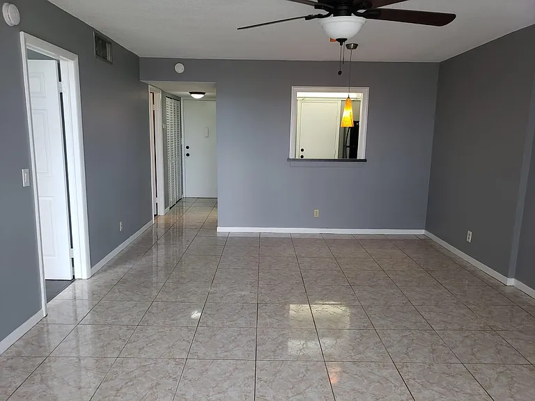 406 NW 68th Ave #511 — Photo 7