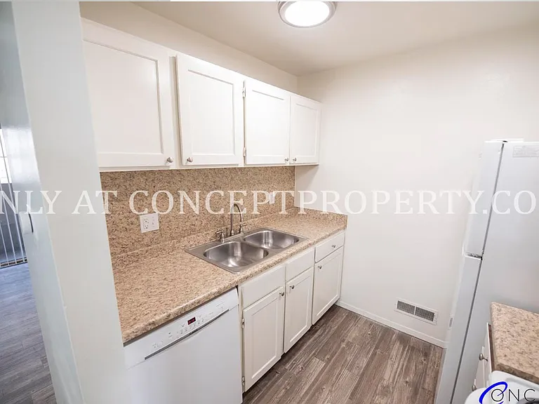 Foothill Terrace — Photo 102