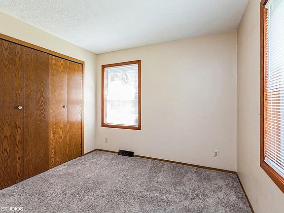 5th image of 1508 Blossom St