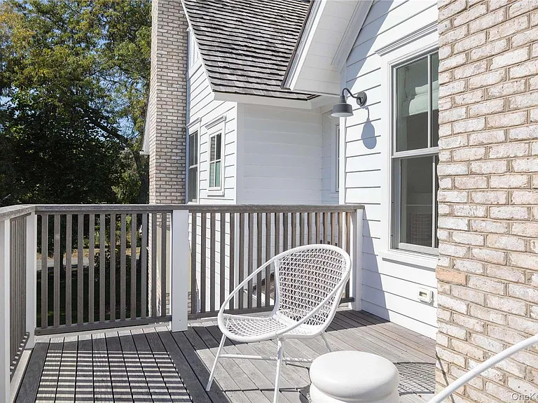 400 Youngs Rd — Photo 18