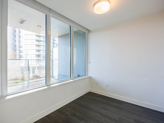 5th image of 7468 Lansdowne Rd #310