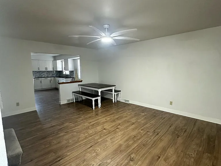 1834 Cardinal Dr — Photo 1